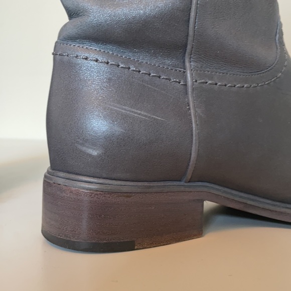 🧚♀️🧚♀️🧚♀️Chanel Authentic dark/medium grey leather boots. - Picture 10 of 12